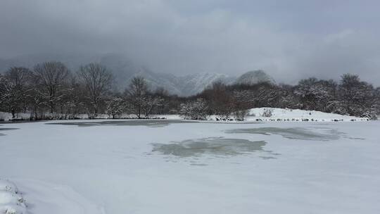 航拍湖北神农架大九湖冬季冰雪风光雪景