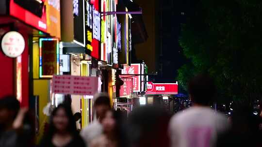 城市街道夜景