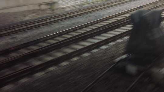 火车行驶铁轨轨道旅途风景实拍视频素材模板下载