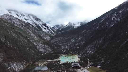 4K航拍四川九寨沟黄龙景区五彩池