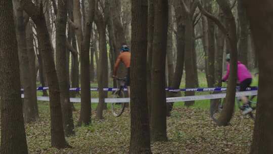 林间山地自行车骑行赛事视频素材模板下载
