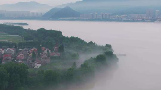 杭州富阳区富春江晨雾风光航拍