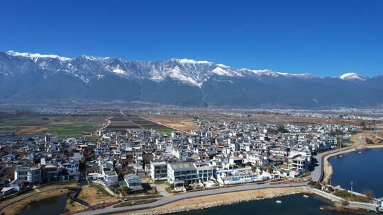 航拍云南大理苍山洱海民居建筑群