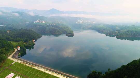 航拍自然山川湖泊村庄风光高清视频素材