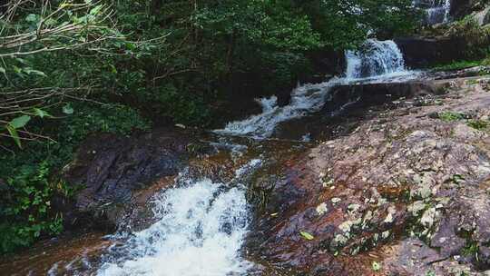 山间小溪流水山泉水