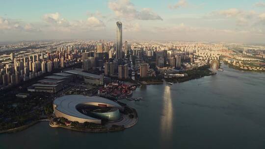 中国江苏苏州金鸡湖湖东城市风景