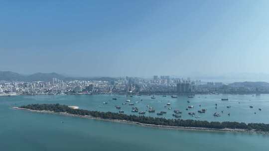 海边渔船码头海岸线风光航拍渔港汕尾港风景