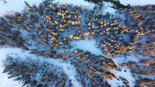 新疆阿勒泰地区禾木村雪景航拍