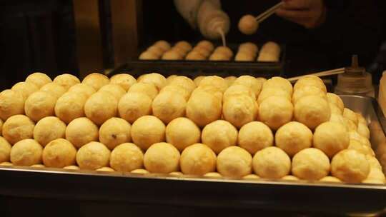 陕西西安回民街美食升格章鱼小丸子慢镜