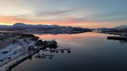 4K航拍北欧挪威特罗姆瑟晚霞美景