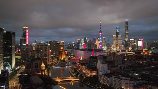 上海苏州河傍晚航拍空镜