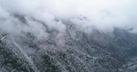 航拍山林雪景