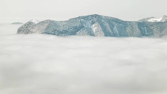 湖北神农架冬季雪景云海山峰雪山自然