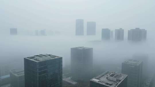 重庆城市大雾平流雾穿楼魔幻航拍视频