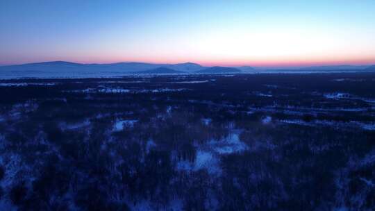 大兴安岭自然风景根河湿地寒雾暮色日落余晖