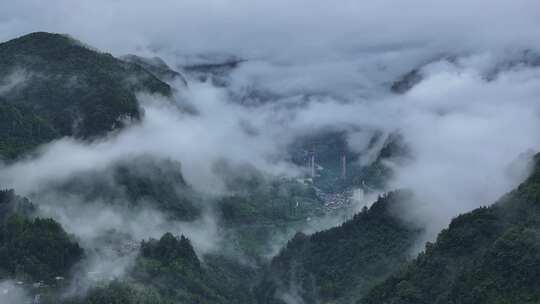 航拍雨后山村云雾 4k 超清素材