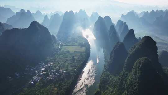 航拍桂林漓江山水风光雄伟壮阔的群山