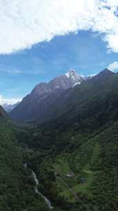 川西四姑娘山雪山峡谷森林航拍