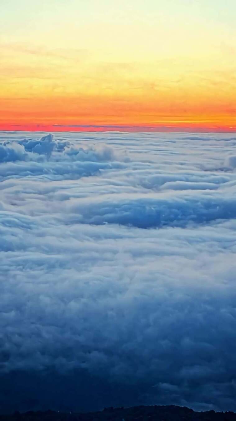 高空云海日出美景