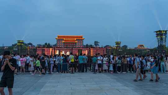 8K陕西西安永宁门城墙人流夜景延时视频素材模板下载