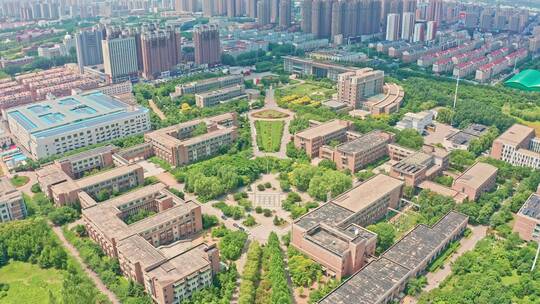 中国辽宁沈阳工程学院航拍春夏天的大学校园