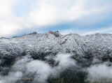 马岭天观雪山云雾缭绕景观 5K延时高清在线视频素材下载