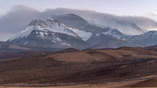 西藏阿里地区纳木那尼峰雪山云雾日落延时