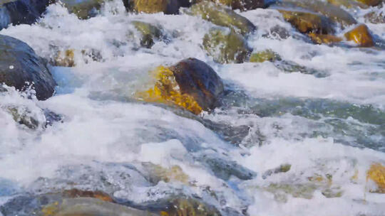 自然山水山涧溪流岩石小瀑布4K