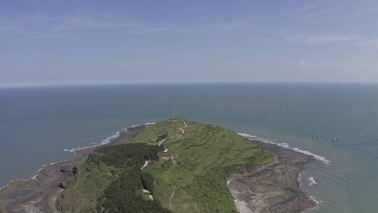 镇海角小岛航拍灯塔大海海边岛屿