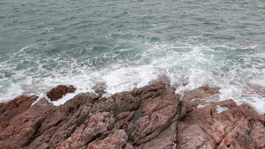 深圳海岸线-大梅沙礁石风起浪涌