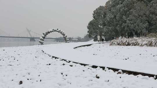 龙年春节汉中春雪