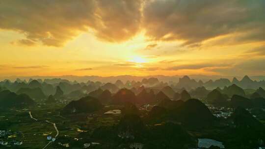 航拍桂林葡萄喀斯特风景风光日落视频素材模板下载