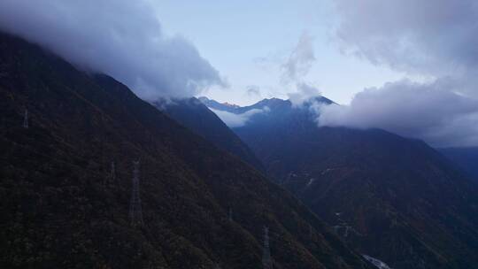 高原地区大山航拍