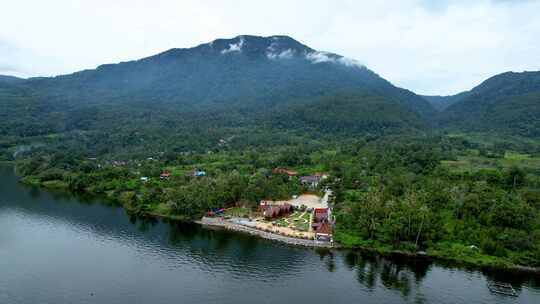 达瑙辛卡拉克的鸟瞰图。辛卡拉克湖是位于西苏门答腊的美丽湖泊之一