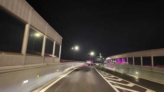 城市夜晚夜景开车第一视角汽车窗外沿途风景