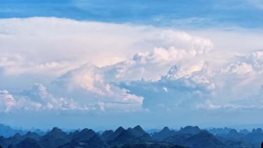 广西桂林山脉蓝天白云