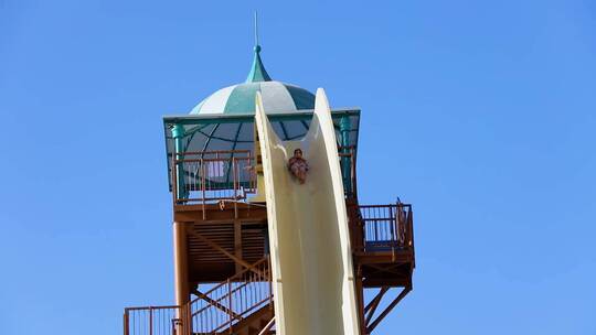水上游乐园游玩项目-二十米滑梯
