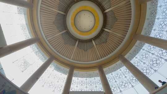 博物馆巨型圆型吊顶下摇瓷砖壁画唐文化