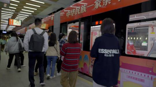 2023最新广州地铁白领上下班合集