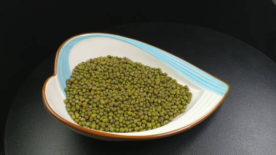 食品绿豆豆子食品旋转展示