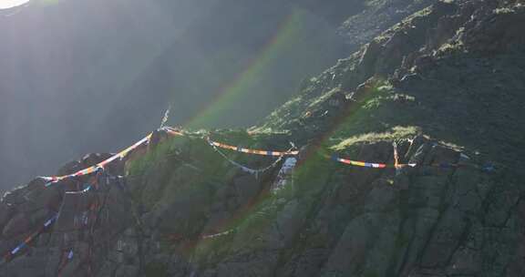 航拍西藏雅鲁藏布江畔风光