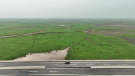 汽车行驶跟拍车辆航拍公路交通自驾旅途风光