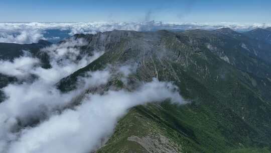 陕西秦岭太白山主峰高海拔南北分界线