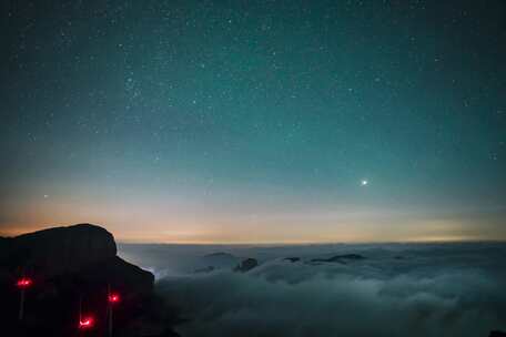 山区星空云海延时