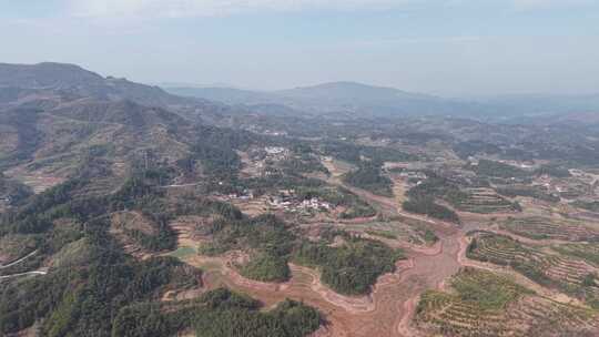 山村丘陵地区的自然风光鸟瞰全景