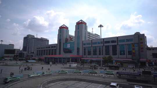 郑州火车站东广场实拍视频视频素材模板下载