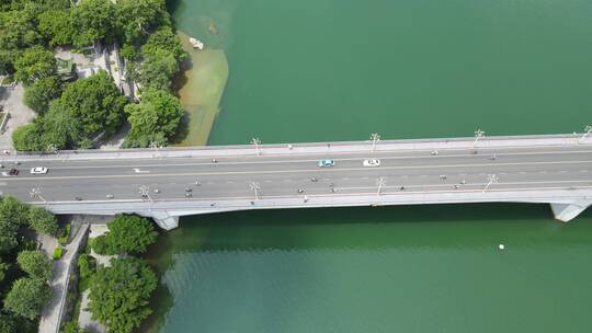 4K航拍广西柳州柳江大桥交通