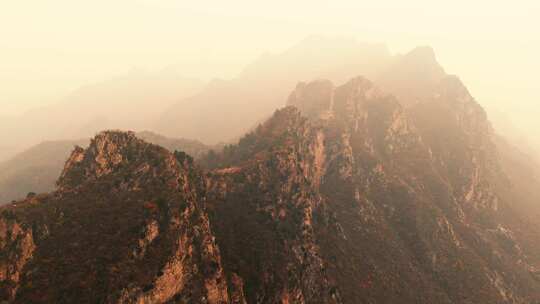 北京秋天司马台长城群山红叶大气航拍