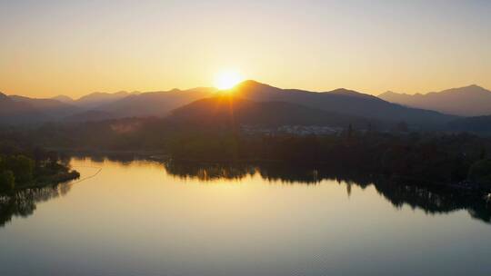 杭州冬季西湖夕阳