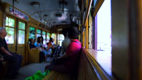 辽宁大连老式有轨电车公交车厢内部座椅视频素材模板下载